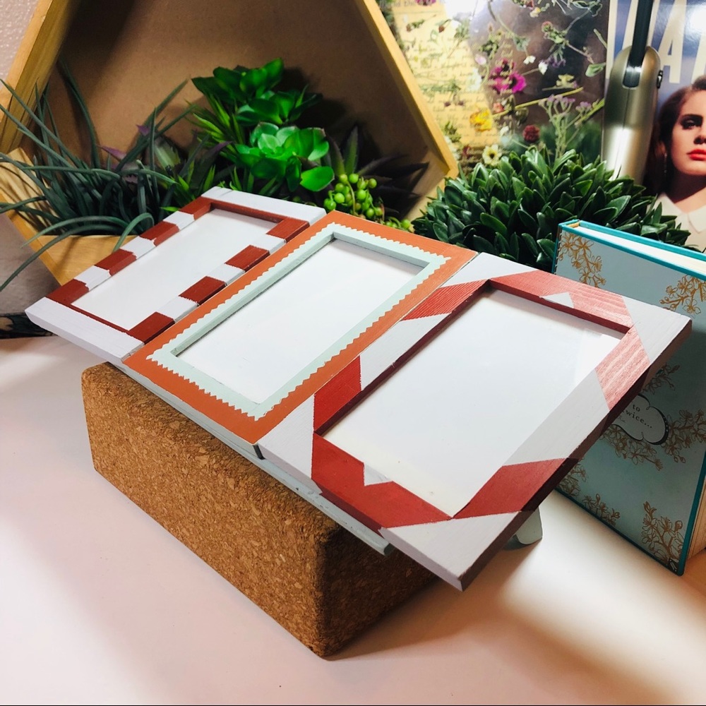 ✨✨ 3 Picture frames and shelf hand painted✨✨